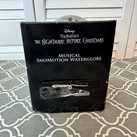Disney Nightmare Before Christmas Snow Globe Musical This is Halloween New - Picture 3 of 6